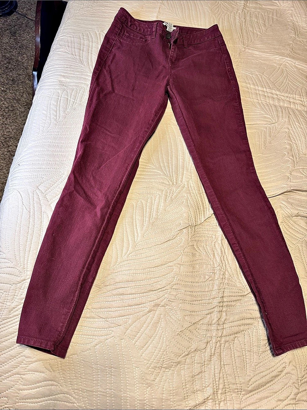 Refuge Skinny Pants in Plum size 8